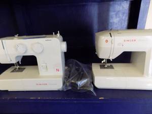 lot 253 image: Singer sewing machine brilliance and promise