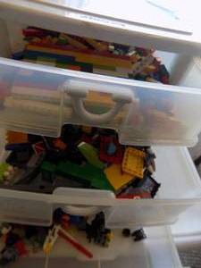 lot 267 image: 3 drawers of Legos