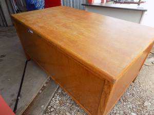 lot 278 image: Wood desk  drawers 3 slide outs