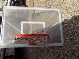 lot 281 image: Hydra Rib basket ball HD system  (comes with 5 bags of sand)