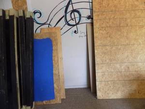 lot 282 image: Wood lot  4 x4, 2 byS and pressed wood pieces