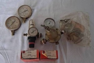 lot 49 image: Gauges & Regulators---Some new some used