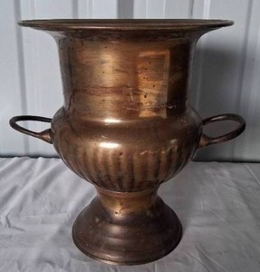 lot 51 image: Godinger Silver Plated Champagne Bucket