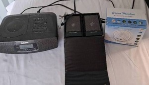 lot 80 image: Pair of Realistic Speakers in Case, Shop RadioCD Player and Sound Machine in Original Box