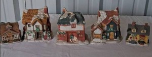 lot 85 image: Ceramic Christmas Village Pieces--- Unknown Manufacturer