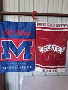 lot 131 image: Mississippi State & Ole Miss Flags---27x43