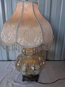 lot 142 image: Vintage Victorian Style Glass Lamp with Shade