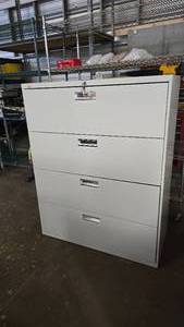 lot 9 image: HON 4 Drawer Lateral File Cabinet w Key