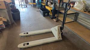 lot 51 image: Strongway 4,400 lb Capacity Pallet Jack.  Works Great