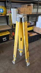 lot 57 image: Sokkisha Japan Surveyors Tripod w Adjustable Legs