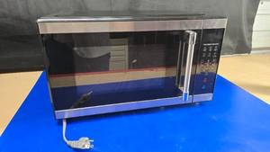 lot 60 image: Hamilton Beach Microwave.  Super Clean