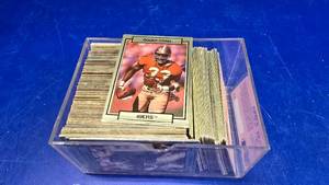 lot 111 image: Lot of 1990 Gold Foil Football Cards