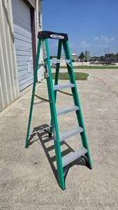 lot 151 image: LIKE NEW Werner 6 Fiberglass Ladder