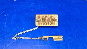 lot 204 image: Vintage Simplex Watch Clock Station w Key
