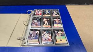 lot 216 image: Large Binder Full of 1992 Pinnacle Baseball Cards