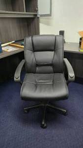 lot 234 image: Black Rolling Office Chair