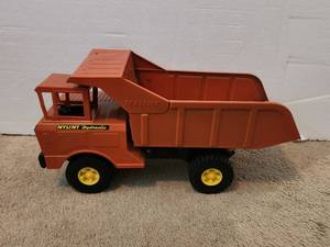 lot 39 image: Vintage Nylint dump truck - hydraulic - pressed steel - very good condition