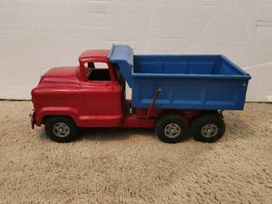 lot 2 image: Vintage Buddy L GMC Husky dumper truck - pressed steel - very nice condition