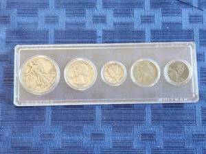 lot 165 image: Vintage U.S. circulated coin set in hard case - 1942 Walking Liberty(silver), 1944 Washington Quarter(silver), 1940 Mercury Dime(silver), 1943 Nickel and 1943 steel penny