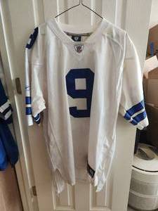 lot 160 image: Dallas Cowboys - Tony Romo #9 - football jersey
