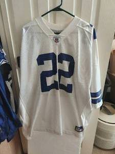 lot 190 image: Dallas Cowboys - Emmet Smith #22 - Reebok football jersey -