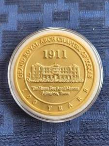 lot 75 image: Grand Royal Arch Chapter of Texas Mason - 100 years - medallion