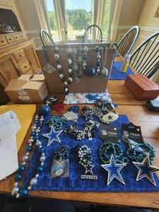 lot 136 image: Selection of Dallas Cowboys Team Beads collectibles