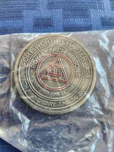 lot 142 image: Royal Arch Masons - Fort Worth Chapter #58 150th anniversary medallion