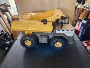 lot 202 image: Vintage Tonka Dump truck