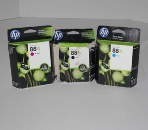 lot 12 image: HP 88 ink cartridges