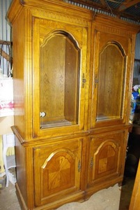 lot 19 image: 2 wooden display cabinets with glass shelves