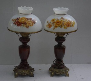 lot 56 image: Pair of Vintage mid-century hurricane table lamps