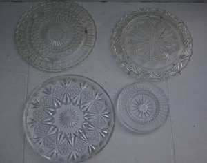 lot 58 image: Glass cake platters