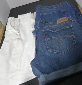 lot 81 image: Womens shorts sizes 12-14