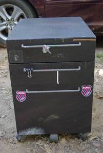 lot 99 image: 3 drawer rolling cabinet