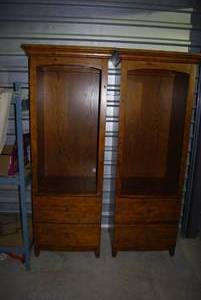 lot 131 image: 2 Open shelf display cabinets with lighting