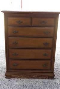 lot 160 image: Vintage Sumter Chest of drawers (matches lot 159)