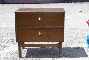 lot 174 image: Vintage mid-century modern wooden nightstand with 2 drawers