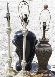 lot 178 image: 4 lamps (untested)
