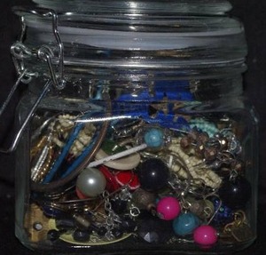 lot 182 image: Jar of jewelry