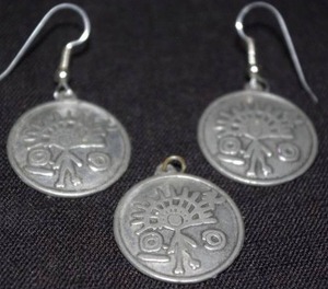 lot 186 image: Pewter set of 2 earrings and a pendant