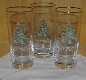 lot 219 image: Vintage set of 3 Spode Christmas tree glasses