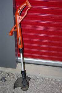 lot 224 image: Black and Decker weed eater (no battery)