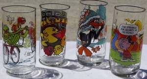 lot 248 image: 4 Vintage drinking glasses featuring cartoon characters