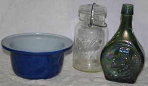 lot 275 image: Vintage enamel Voss pot, vintage Ball jar, and Vintage green iridescent carnival glass decanter from Wheaton
