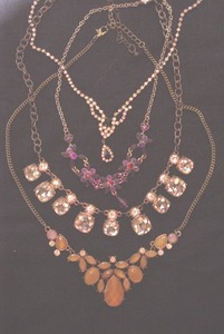 lot 289 image: Jewelry (4 necklaces )