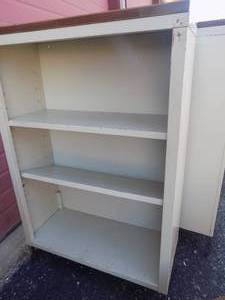 lot 84 image: 3 shelf metal shelving unit   48X 30X 13  QTY 2