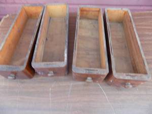 lot 110 image: 4 vintage SINGER drawers