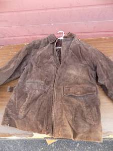 lot 115 image: HBO brown suede Jacket  size L