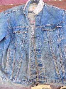 lot 112 image: Hard Rock  Caf Blue jean jacket size XL